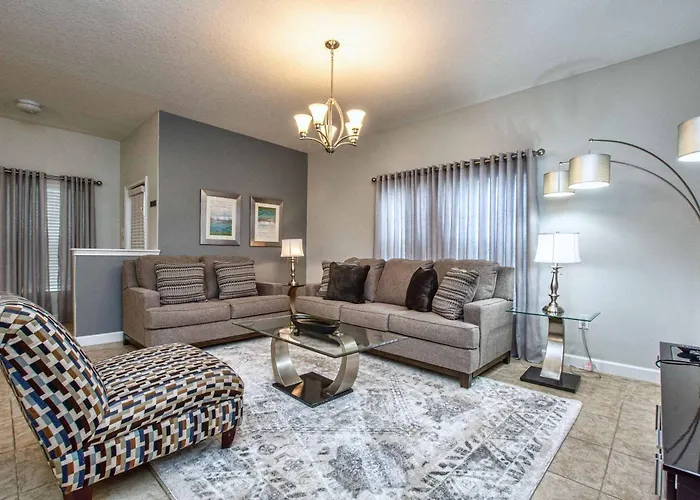 Storey Lake- 5 Bedroom Townhome W- Pool- 1600St