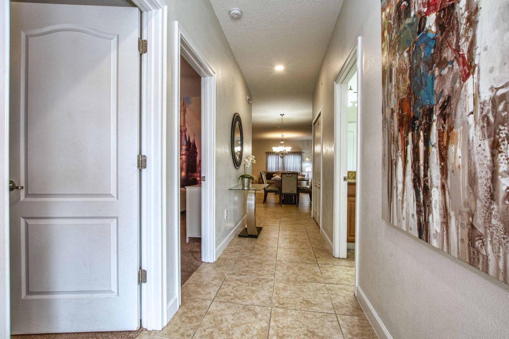 Storey Lake- 5 Bedroom Townhome W- Pool- 1600st