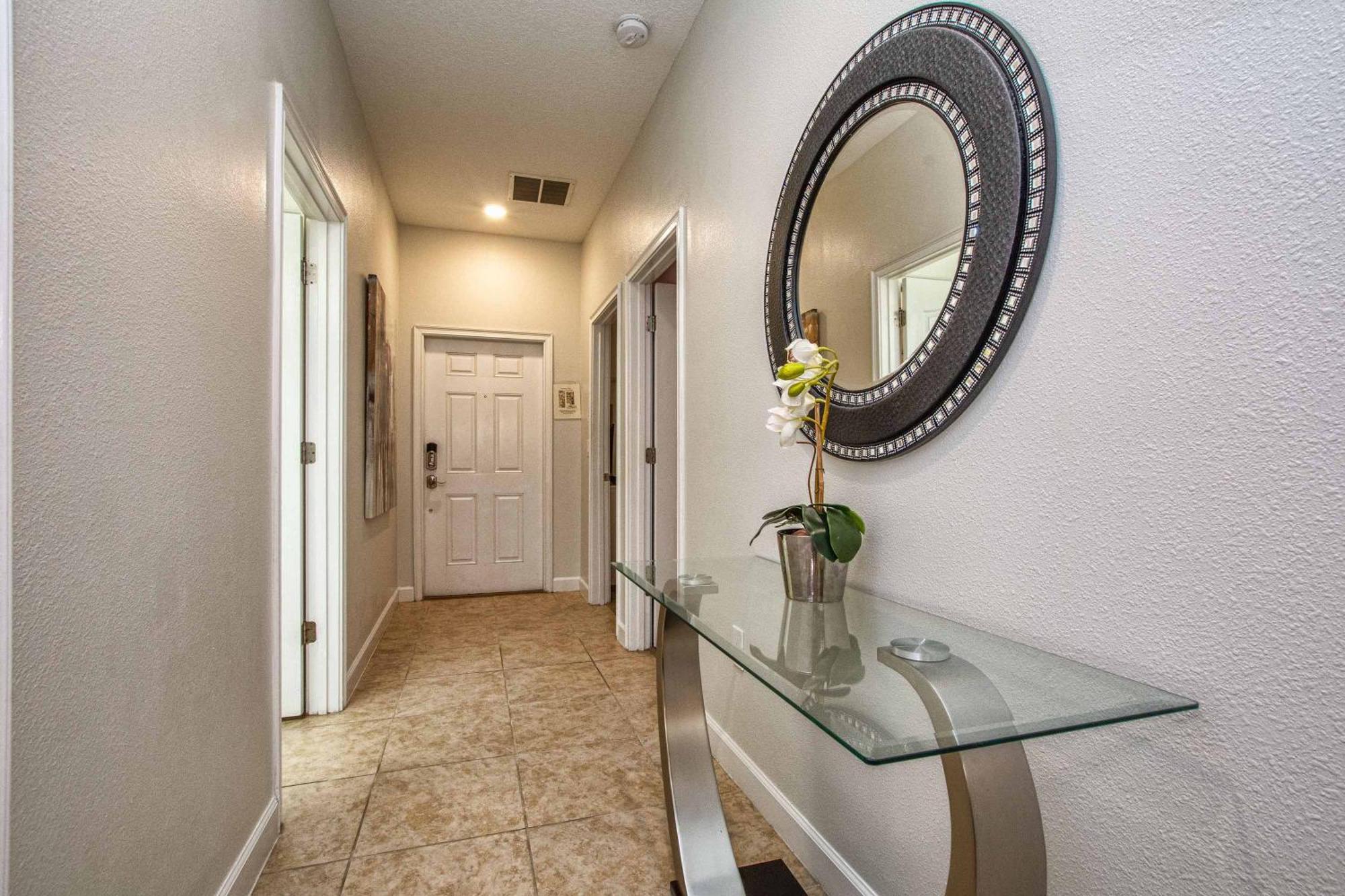 Villa Storey Lake- 5 Bedroom Townhome W- Pool- 1600st *